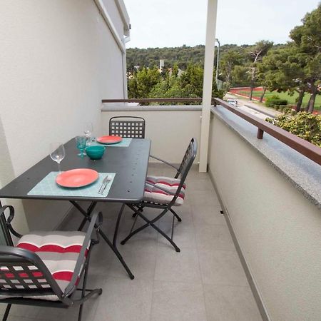 Apartments Besker Макарска Екстериор снимка