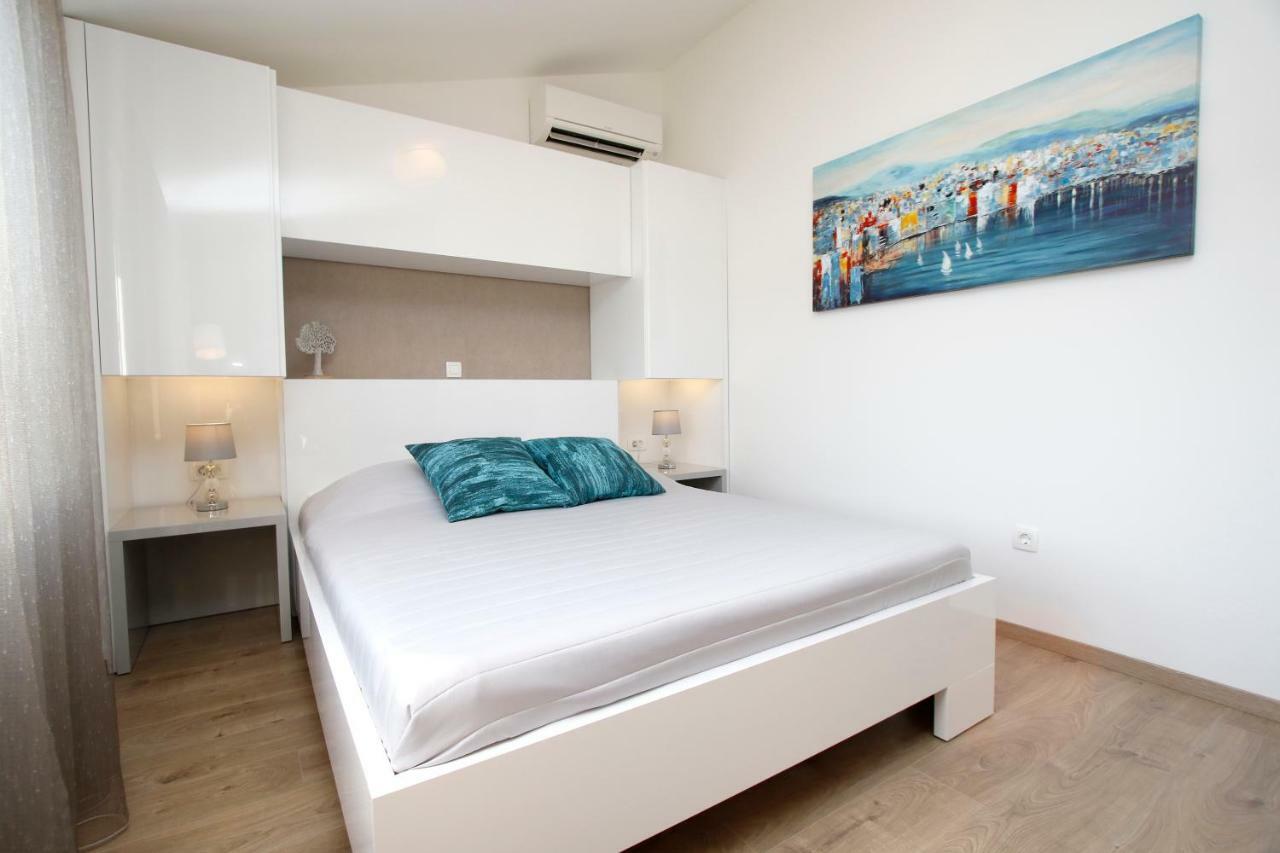 Apartments Besker Макарска Екстериор снимка