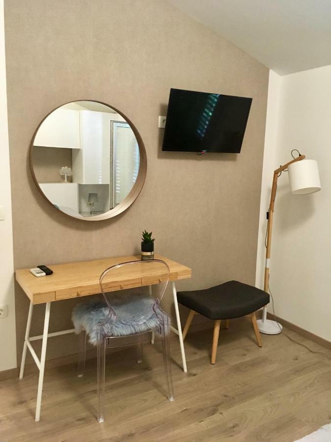 Apartments Besker Макарска Екстериор снимка