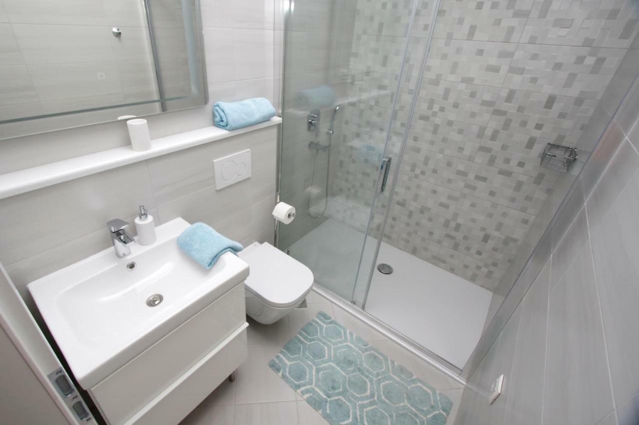 Apartments Besker Макарска Екстериор снимка