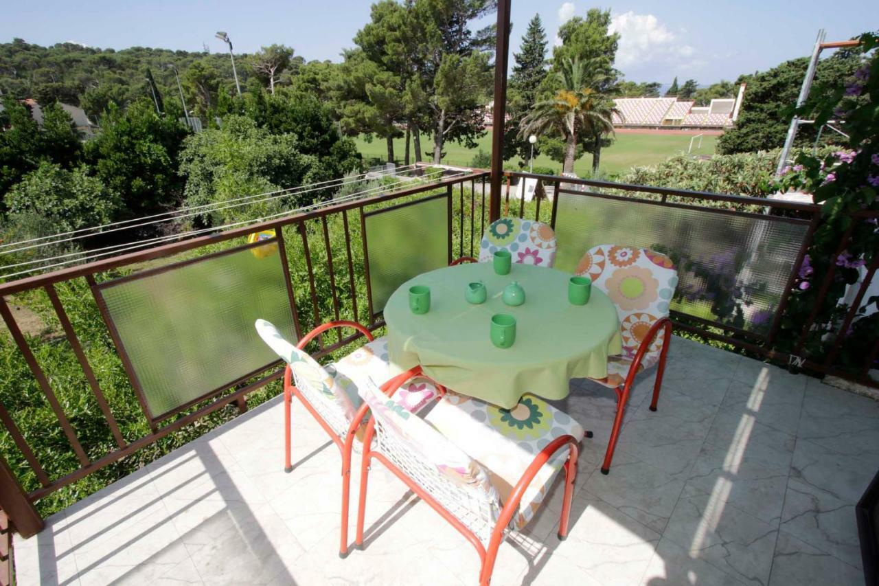 Apartments Besker Макарска Екстериор снимка