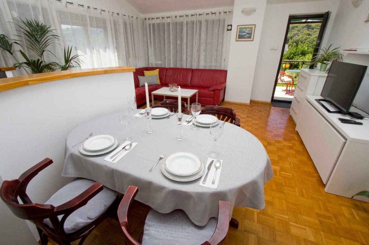 Apartments Besker Макарска Екстериор снимка