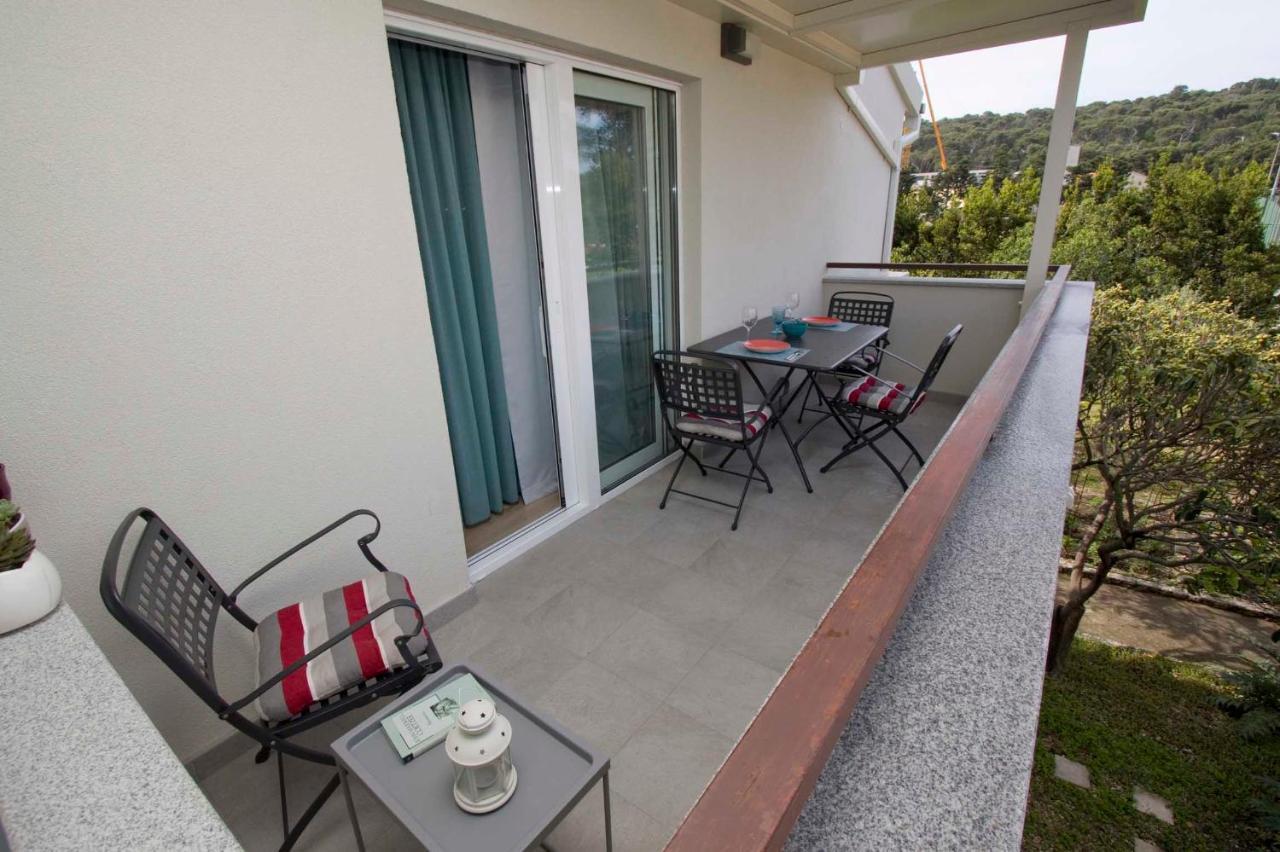Apartments Besker Макарска Екстериор снимка